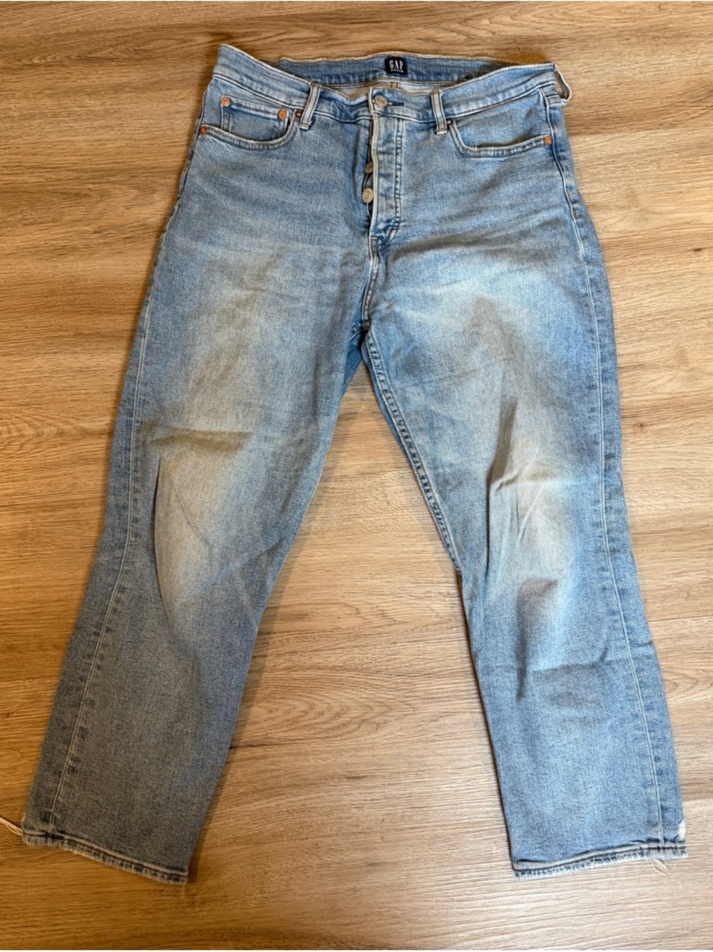 GAP Women's Light Wash Cropped Straight Leg Jeans With Button Fly